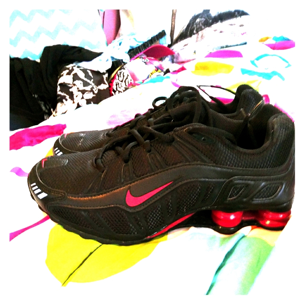 New Women's Nike Shocks